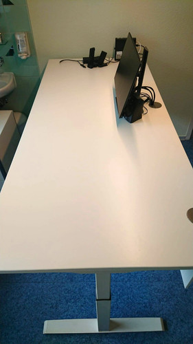 Großer schreibtisch - großer,